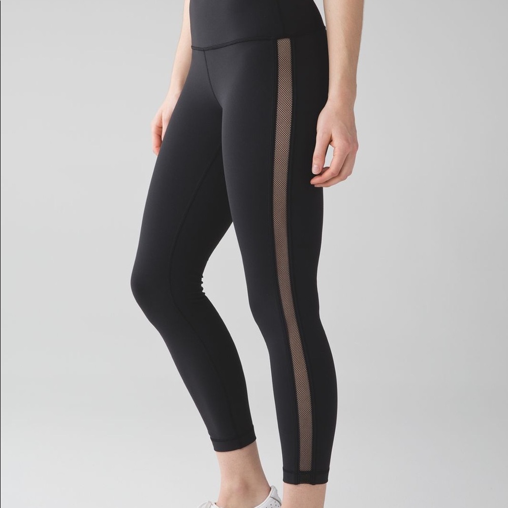 Wonder Under Mesh Leggings
